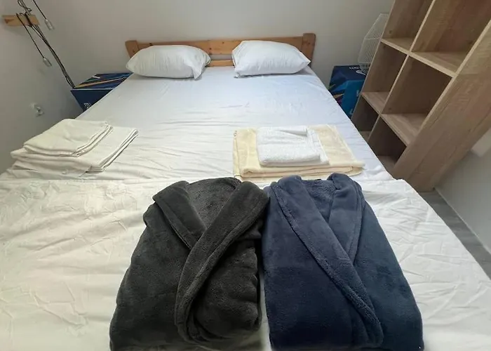 Big Attic Apartment Near Tauron Arena